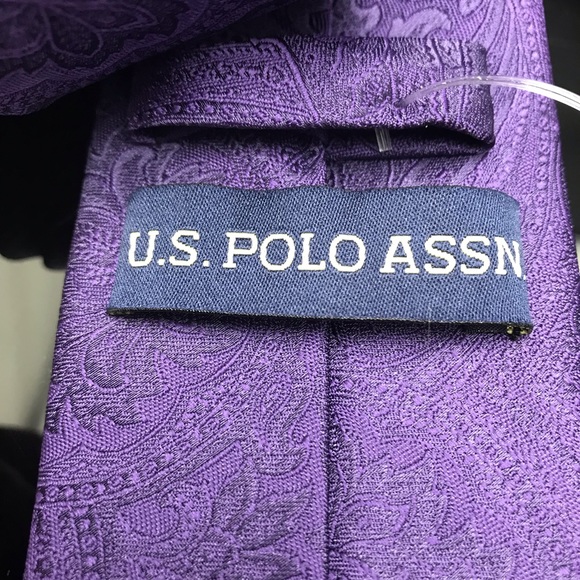 U.S. Polo Assn. Purple Paisley Tie - Picture 4 of 5
